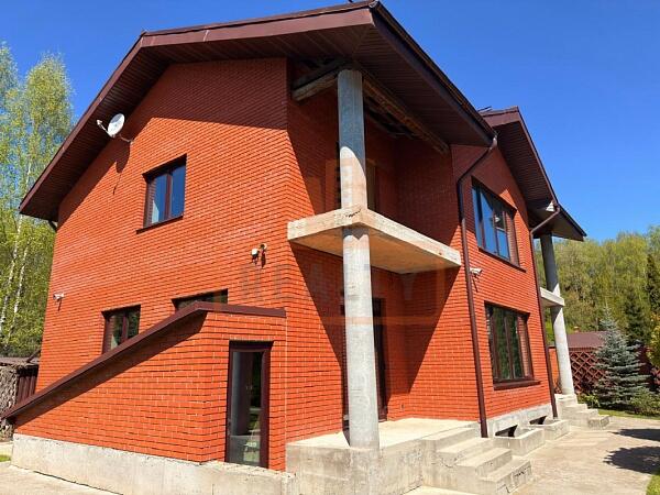 Дом с участком, 405 кв.м., , объект № 4770