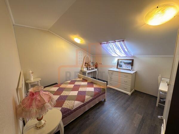 Дом с участком, 405 кв.м., , объект № 4770