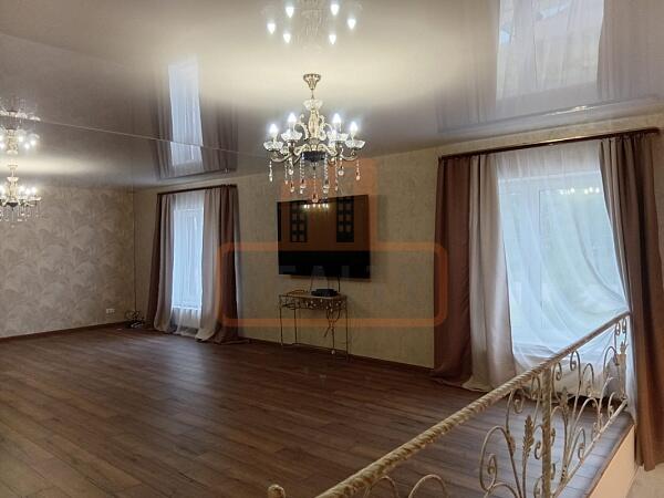 Дом с участком, 270 кв.м., , объект № 4567