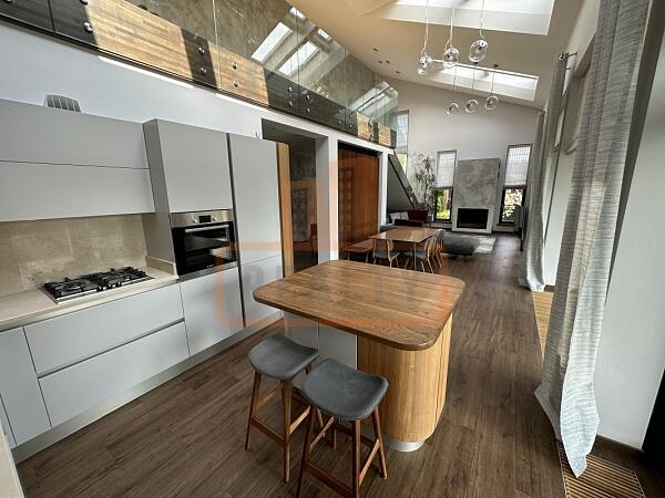 Дом, 193 кв.м., , объект № 4479