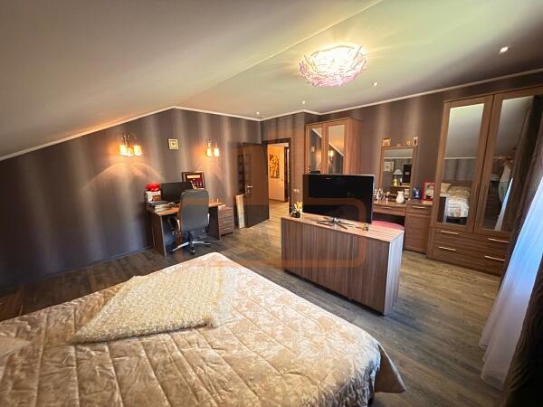 Дом с участком, 405 кв.м., , объект № 4770