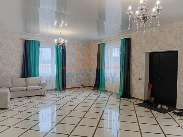 Дом с участком, 270 кв.м., , объект № 4567