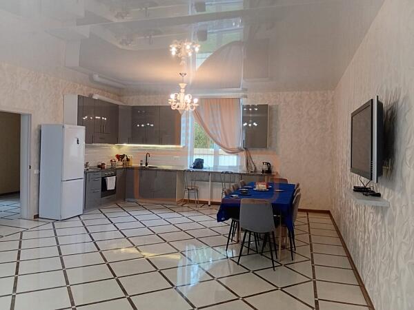Дом с участком, 270 кв.м., , объект № 4567
