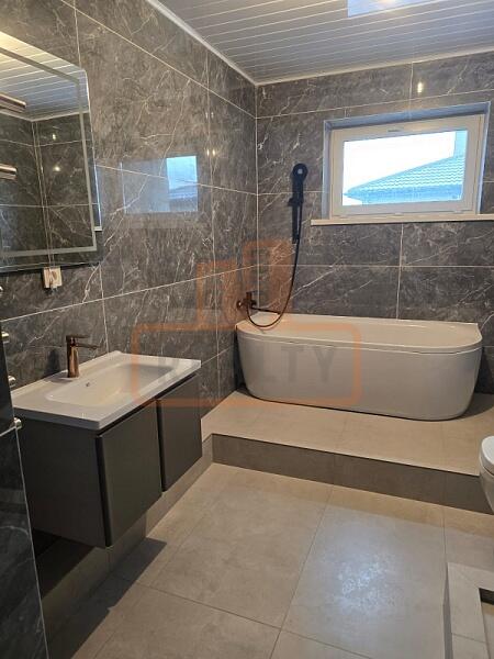 Дом, 308 кв.м., , объект № 4833