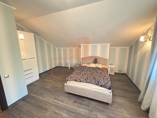 Дом с участком, 405 кв.м., , объект № 4770