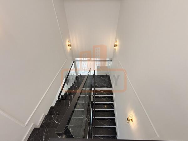 Дом, 380 кв.м., , объект № 4956
