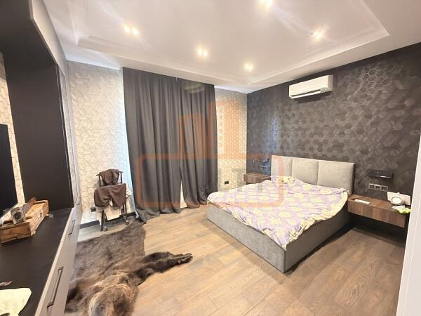 Дом, 380 кв.м., , объект № 4956
