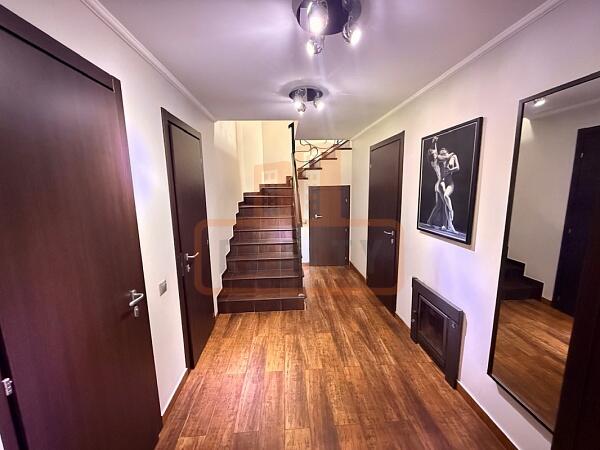 Дом с участком, 405 кв.м., , объект № 4770