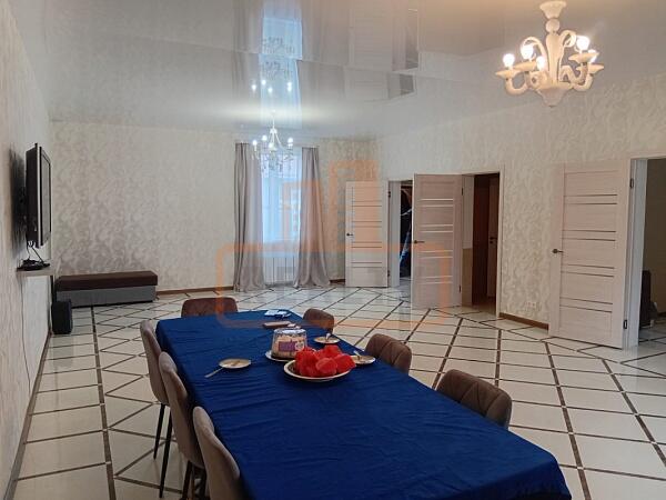 Дом с участком, 270 кв.м., , объект № 4567
