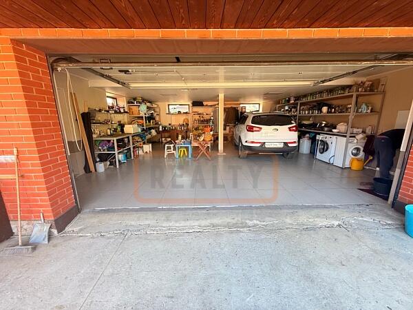 Дом с участком, 405 кв.м., , объект № 4770