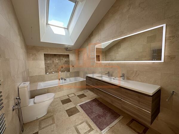 Дом, 193 кв.м., , объект № 4479