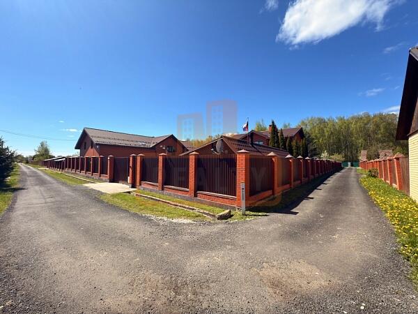 Дом с участком, 405 кв.м., , объект № 4770