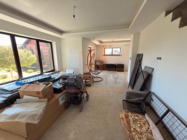 Дом с участком, 405 кв.м., , объект № 4770