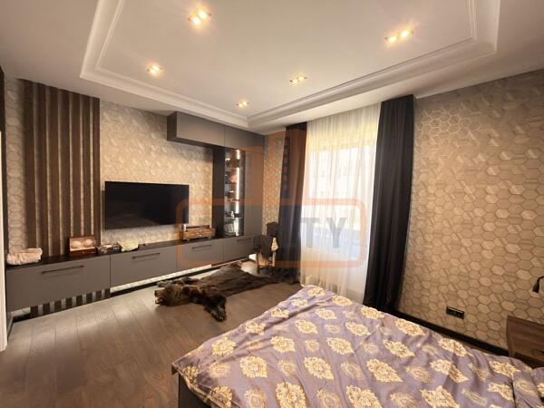 Дом, 380 кв.м., , объект № 4956